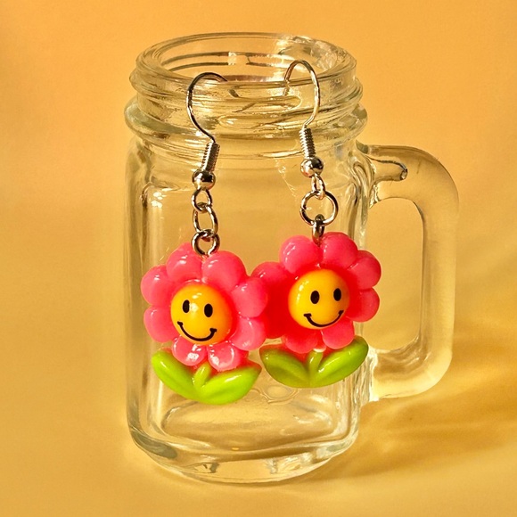 Flower 🌸 Earrings - Picture 1 of 1